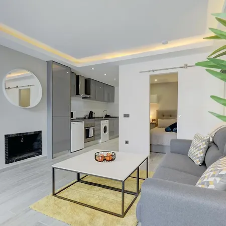 One Bedroom Walking Distance To Puerto Banus