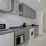 One Bedroom Walking Distance To Puerto Banus Apartamento