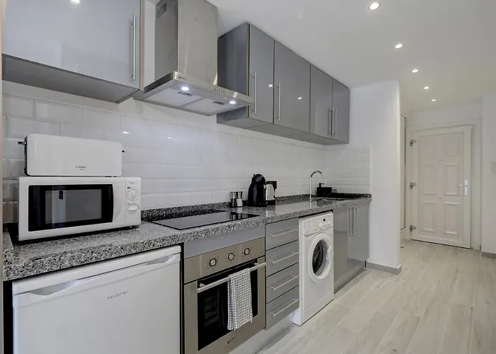 One Bedroom Walking Distance To Puerto Banus Apartment