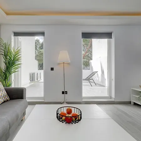 One Bedroom Walking Distance To Puerto Banus ماربيا