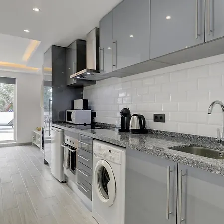 One Bedroom Walking Distance To Puerto Banus *