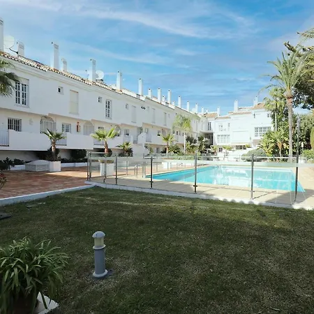 One Bedroom Walking Distance To Puerto Banus *