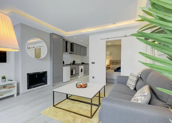 One Bedroom Walking Distance To Puerto Banus