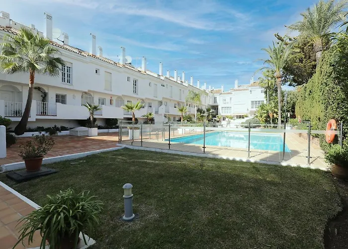 One Bedroom Walking Distance To Puerto Banus *