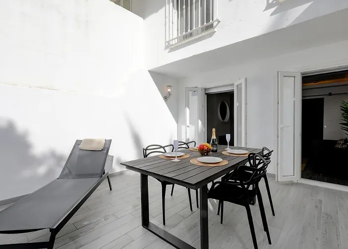 One Bedroom Walking Distance To Puerto Banus